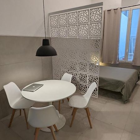 Valona 101 - Elegant Loft Apartman Bari Kültér fotó