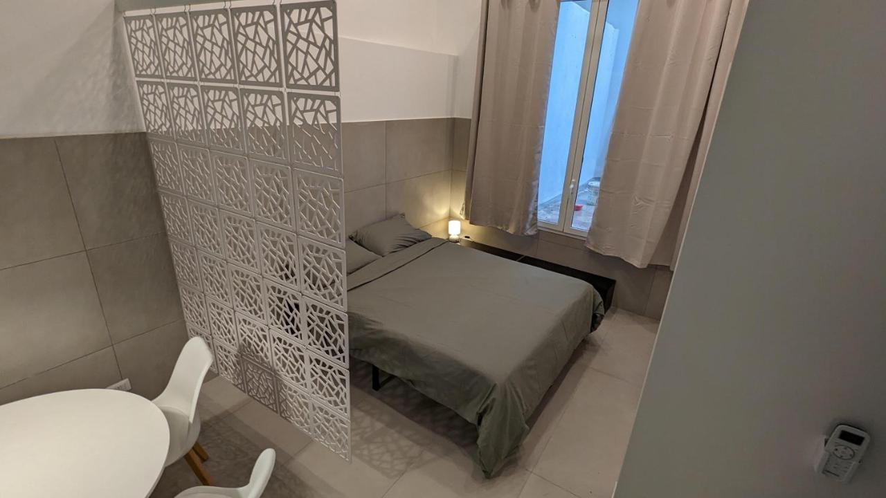 Valona 101 - Elegant Loft Apartman Bari Kültér fotó