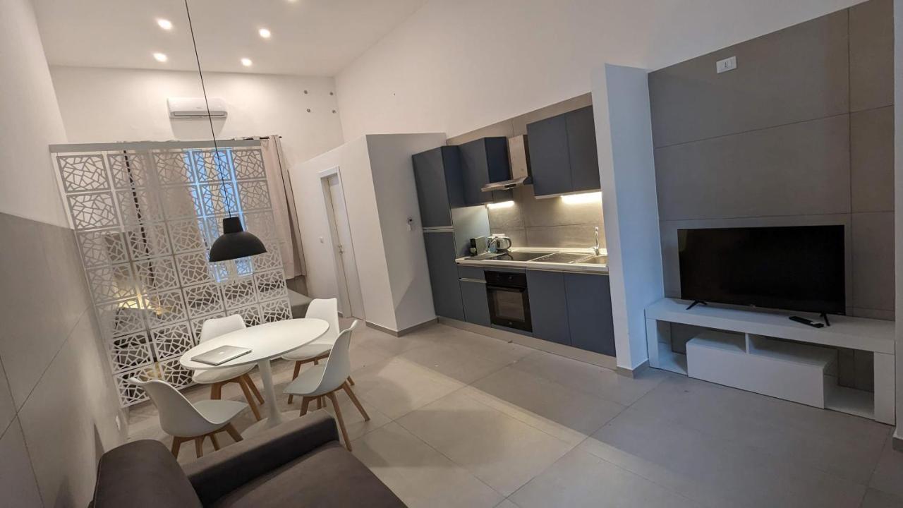 Valona 101 - Elegant Loft Apartman Bari Kültér fotó
