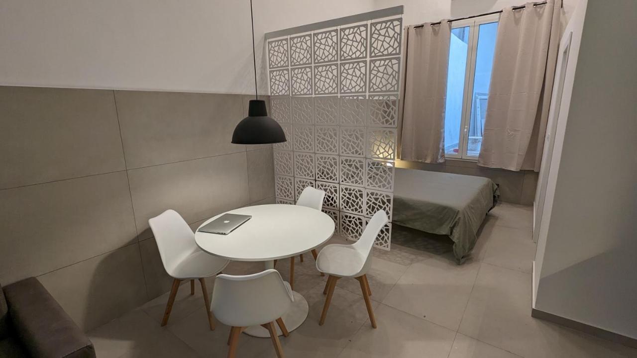Valona 101 - Elegant Loft Apartman Bari Kültér fotó
