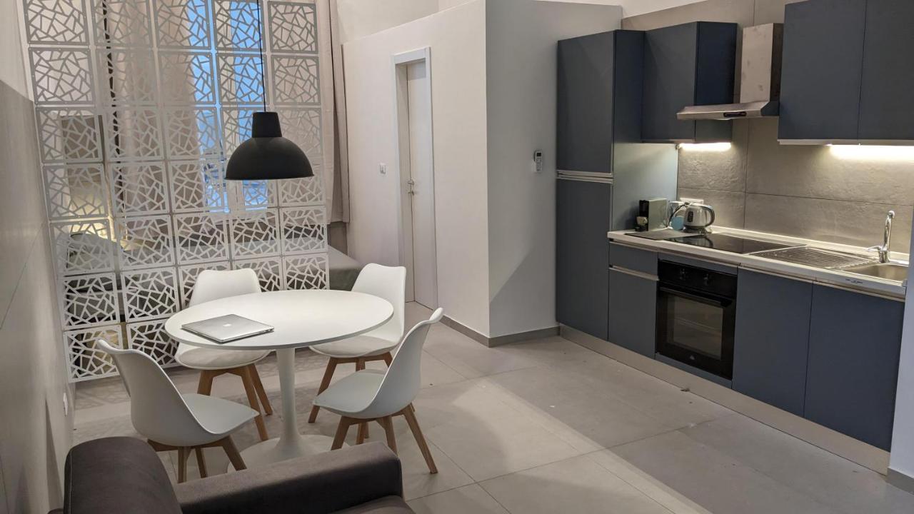 Valona 101 - Elegant Loft Apartman Bari Kültér fotó
